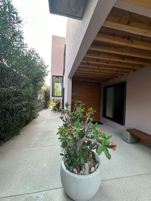 HERMOSA CASA EN VENTA EN JURICA .12