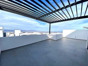 CASA EN VENTA EN ZIBATA CON GRAN ROOF GARDEN