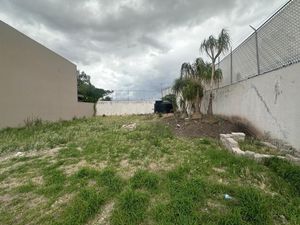 TERRENO EN VENTA EN JURICA .12