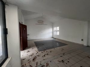 ESCUELA EN VENTA SOBRE AV. GARCIA LAVIN  CON EXCELENTE TERRENO