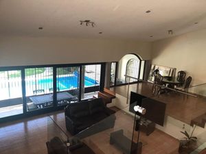 Casa sola en venta. Lomas de Atzingo