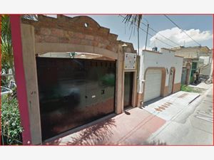 Casas en venta en Col. Centro, Celaya, Gto., México, 38000