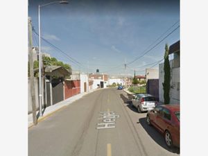 Casa en Venta en Ciudad Satélite Puebla