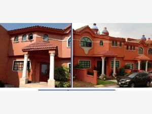 Casa en Venta en Santa Cruz del Monte Naucalpan de Juárez