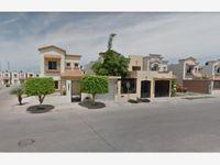 Casa en venta en Viñedos Residencial, Ahome, Sinaloa.