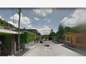 Casas con 1 estacionamiento en Unidad Deportiva, Papantla de Olarte, Ver.,  México