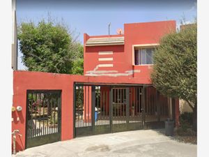 Casa en venta en Paseo de Bilbao 127, Paseo de Cumbres, Monterrey, Nuevo  León. Chachabú Healthy Frozen Yogurt & Cafe, Buongusto, La Trattoria,  7-Eleven Paseo de Cumbres