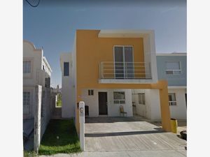 Casa en Venta en Privada Santa Lucía Cadereyta Jiménez