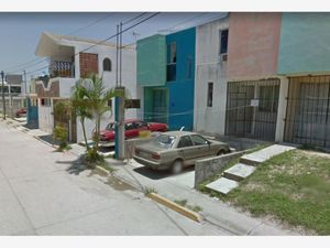 Casa en Venta en INFONAVIT Tulipanes Tuxpan