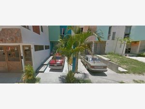 Casa en Venta en INFONAVIT Tulipanes Tuxpan