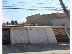 Casa en Venta en Villa de las Flores 1a Sección (Unidad Coacalco) Coacalco de Berriozábal