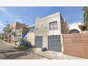 Casa en venta en División del Nte., Francisco Villa, 45402 Tonalá, Jal.,  México. Instituto Educativo Tonalá ., Coppel Loma Dorada, Centro de  Validación Tonalá