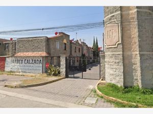 Casa en Venta en San Pablo de las Salinas Tultitlán