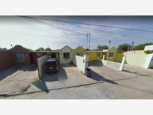 Casas en venta en Colonia Américo Villarreal Guerra, Nuevo Laredo, Tamps.,  México, 88135