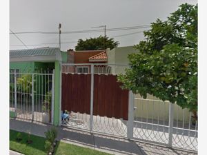 Casa en Venta en Hacienda Santa Fe Tlajomulco de Zúñiga