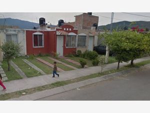 Casa en Venta en Las Víboras (Fraccionamiento Valle de las Flores) Tlajomulco de Zúñiga