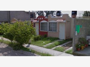 Casa en Venta en Las Víboras (Fraccionamiento Valle de las Flores) Tlajomulco de Zúñiga