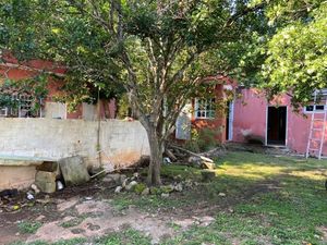 Macrolote - Terreno con construcciónes en Kanasín