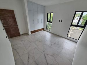 VENTA DE CASA CON ALBERCA EN ALTOS DE OAXTEPEC