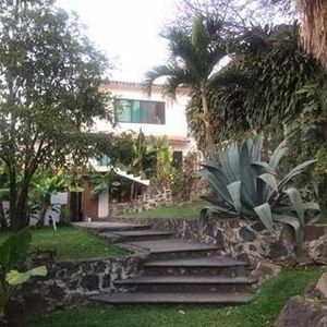 CASA SOLA EN VENTA CON ALBERCA EN EMILIANO ZAPATA, CUERNAVACA