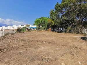 VENTA DE TERRENO EN LOMAS DE ATZINGO, CUERNAVACA, NORTE.