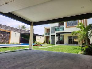 PRECIOSA CASA NUEVA CON ALBERCA EN CUERNAVACA MORELOS