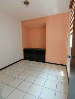 Venta de casa nueva en Condominio con Alberca