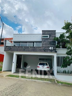 Se vende casa con 3 habitaciones en planta baja- Zona Monte Magno