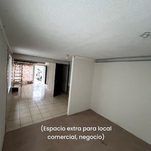 Casa en Venta de 4 recámaras con Local Comercial  en San Nicolás