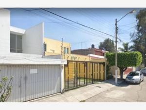 Casa en venta en La Calma ##, La Calma, Zapopan, Jalisco. Hospital  Arboledas, Ciudadela Urban Village, Tokai Mariano Otero