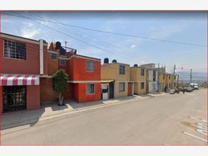 Casa en venta en La Piedad, 54720 Cuautitlán Izcalli, Méx., México. Redonda  Propiedades San José Huilango, Restaurant Bar Fiesta Brava, Farmacia  Dermatológica