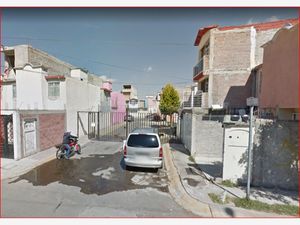Casa en venta en Chicoloapan de Juárez, Méx., México. Jardin Principal  Santa Rosa, EPO 364 Próceres de la Educación, Zumba