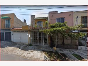 Casas en venta en Colonial Tlaquepaque, 45570 San Pedro Tlaquepaque, Jal.,  México