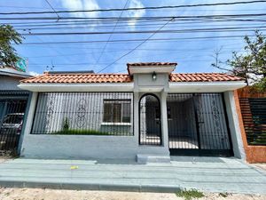 CASA EN VENTA EN COLONIA JARDINES DEL VERGEL