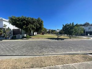 Terreno En Venta En Condominio La Arbolada, Tlajomulco De Zuñiga