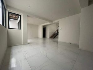 RENTA DEPARTAMENTO 93m2 en 2 Niveles en Col Narvarte, amplia estancia con balcón