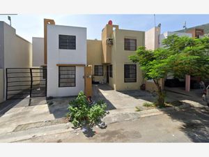 Casa en venta en Santa Luz, Cd Gral Escobedo, ., México, 66068. Parque  Industrial Escobedo, Familia:Rodriguez Martinez, 7 Eleven de México . de  .