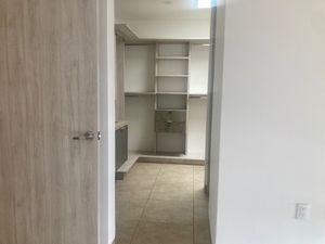 Casa en renta / venta en Juriquilla, Queretaro. Torre de Piedra