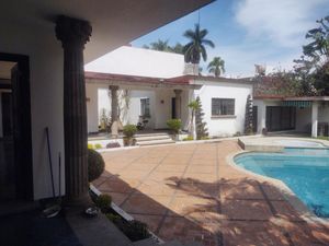 Casa en Venta en Palmira Tinguindin Cuernavaca