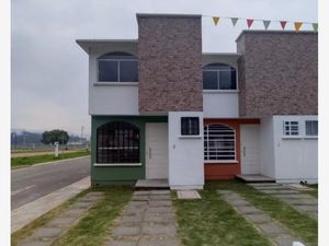 Casa en Venta en San Bartolome Tlaltelulco Metepec