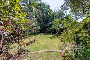 Terreno con bungalow en vista hermosa