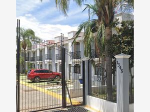 Casa en Venta en Jardines de Ixtepete Zapopan