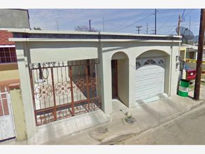 Casa en venta en Gibraltar 112, Mediterraneo, Ensenada, Baja California.  Escuela Lázaro Cárdenas, Clínica de Oftalmología, Pollo Ruíz