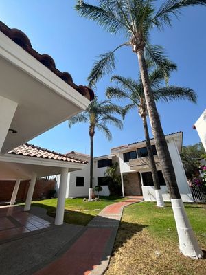 CASA DE OPORTUNIDAD EN CLUB DE GOLF LOS NARANJOS