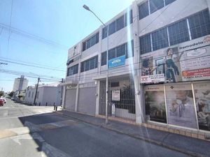 Local comercial en renta, acondicionado cercano a Av. Federalismo