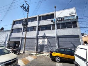 Local comercial en renta, acondicionado cercano a Av. Federalismo