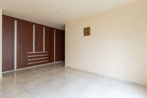 VENTA! CASA EN JURIQUILLA DE 4 RECÁMARAS, 2 EN PLANTA BAJA!