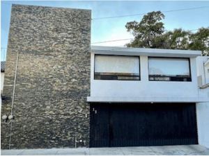 Casa en Venta en Jardines de los Fuertes Puebla