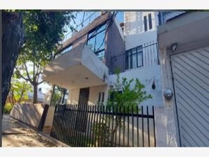 Casa en Venta en Providencia Guadalajara