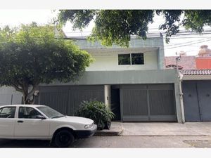 Casa en Venta en La Calma Zapopan